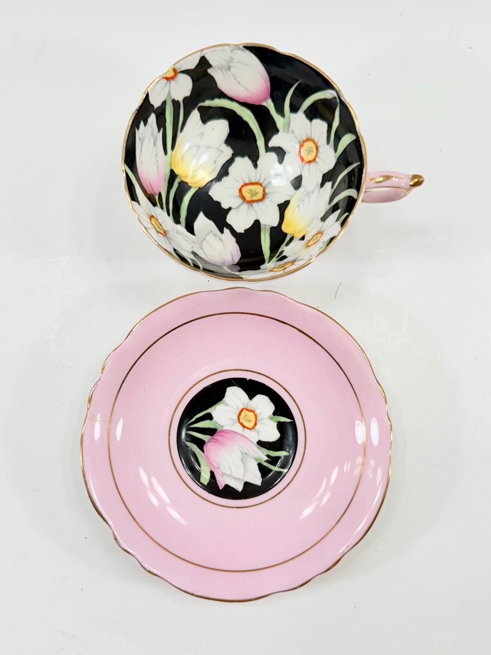 Paragon Teacup Cup & Pink Saucer Hand Painted Tulips & Daffodils Vintage 30-50s